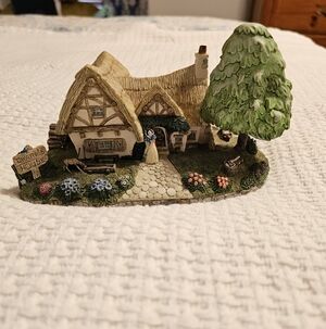 60th Anniversary 1937-1997 Fraser Creations. Disney. Snow White Cottage